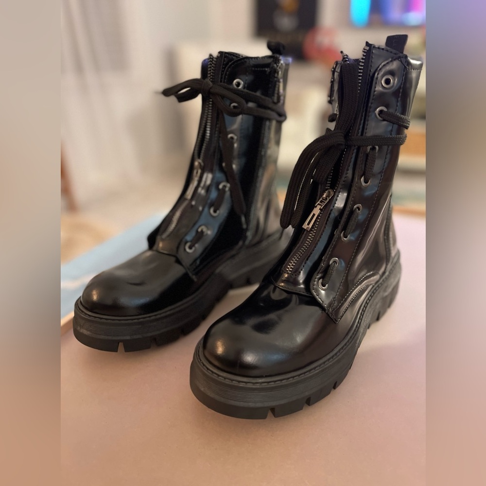 Carvela Kurt Geiger Black Leather Combat Boots NWOT